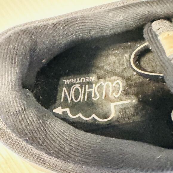 Brooks Shoes Women 7.5 Gray Black Ghost Neutral Running Cushion Athletic Sneaker - Picture 11 of 13